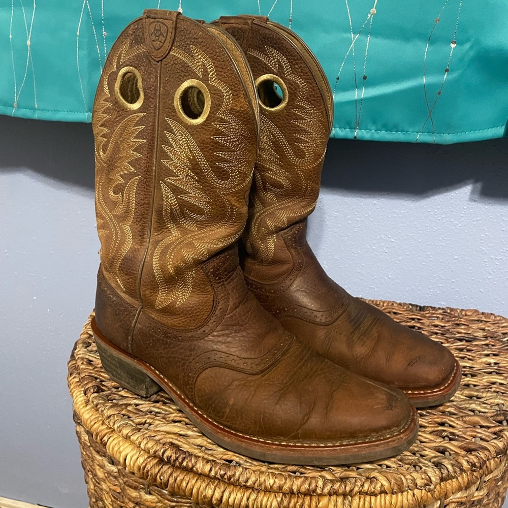 Boots - Picture 2 of 7